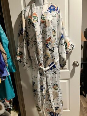 Jade White Floral & Multicolor Printed Kimono Robe